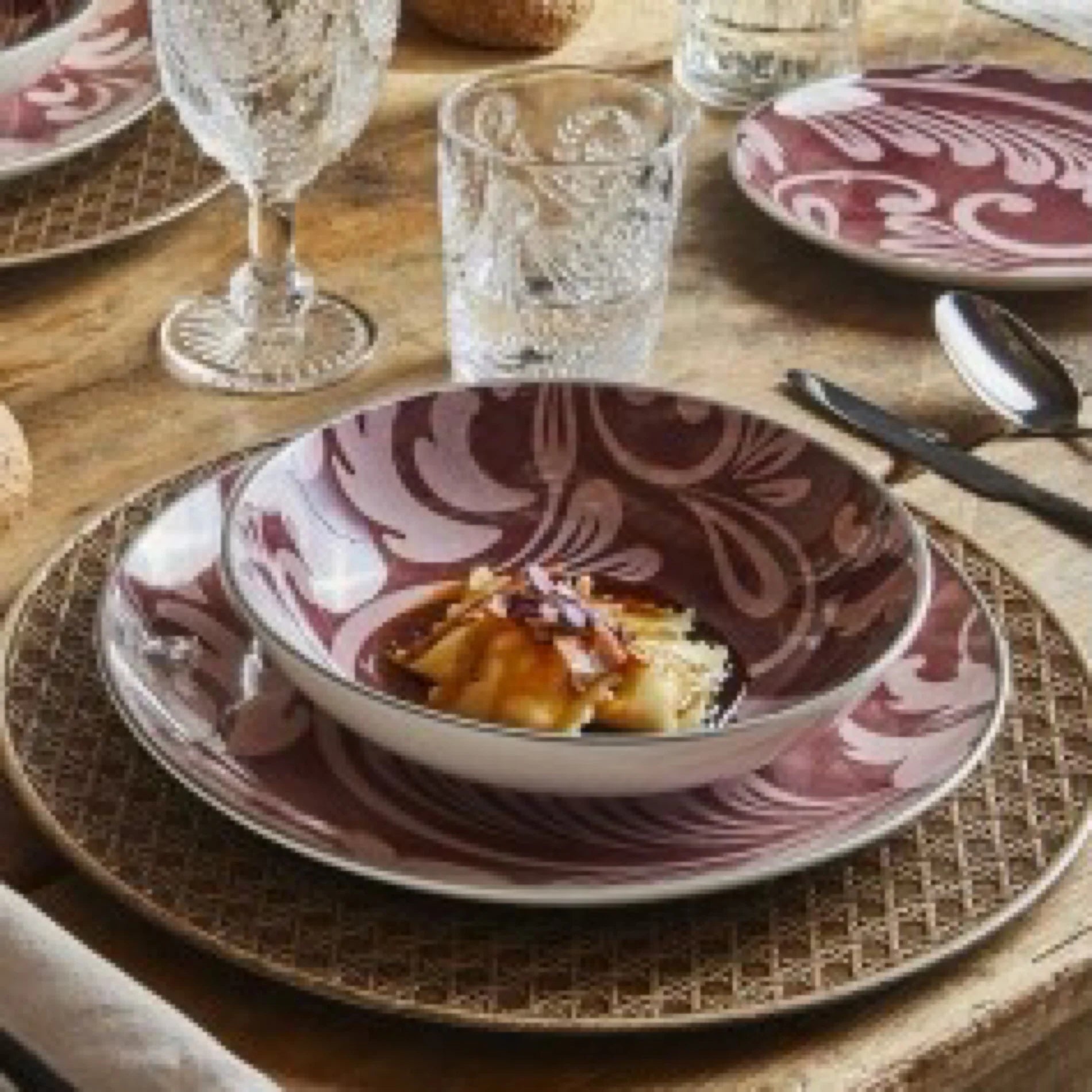Tognana Acanto Bordeaux Table Set 18 Pcs